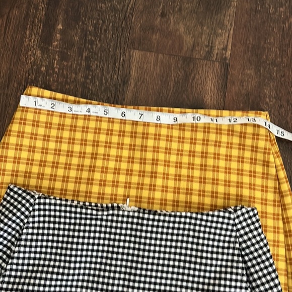 Lot of 2 Urban Outfitters Plaid Mini Skirts Size S/P with Pockets - Picture 8 of 10